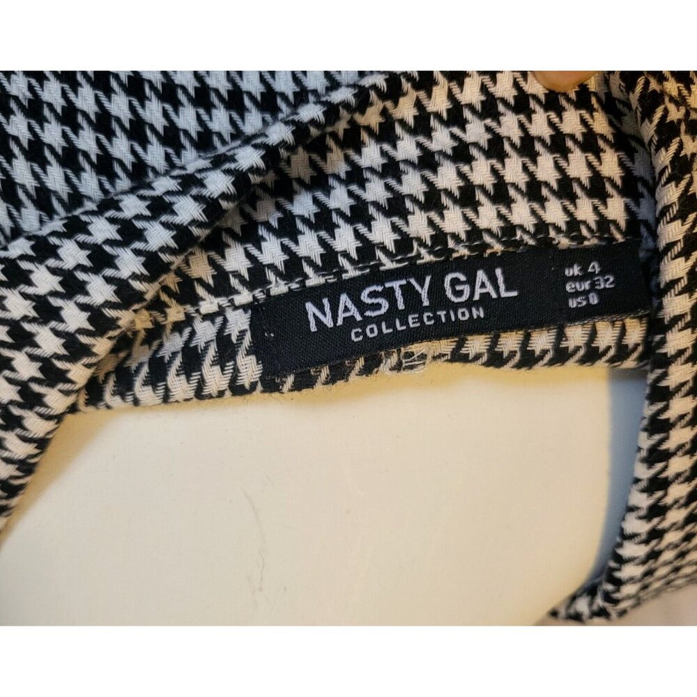 Nasty Gal Crop Blazer Black and White Houndstooth Design, Size 0, Long Sleeve - Picture 6 of 6